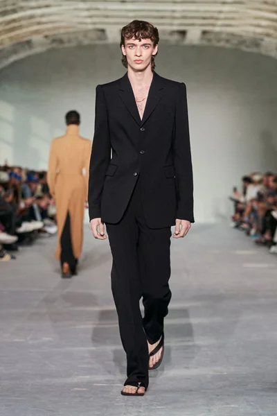 Look 2